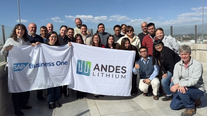Equipos de Andes Lithium y Pragmática en el inicio del proyecto